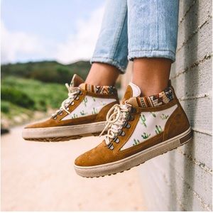 Inkkas brand “Prickly camping Boots” women’s size 9, men’s 7. Brand new with tag